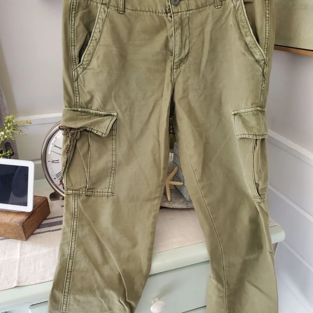American Eagle army green cargo pants